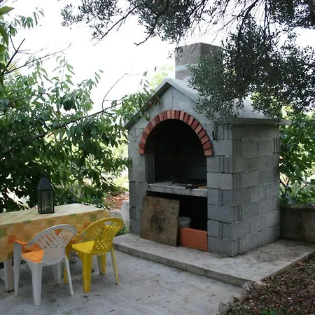 Apartments With Parking Space Jezera, Murter - 5109