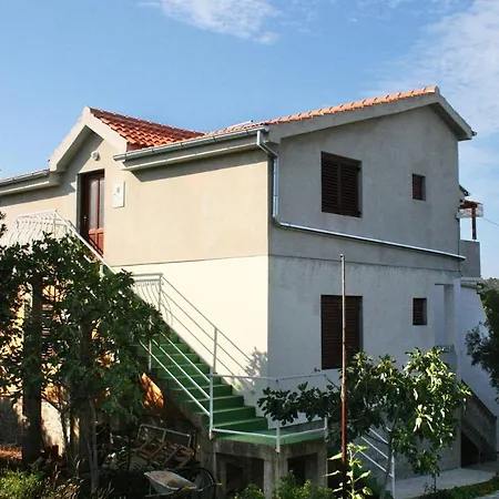 Apartment Apartments With Parking Space Jezera, Murter - 5109 *