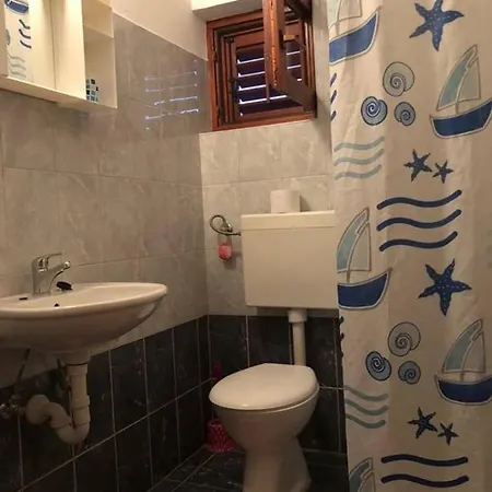 Apartment Apartments With Parking Space Jezera, Murter - 5109 Jezera