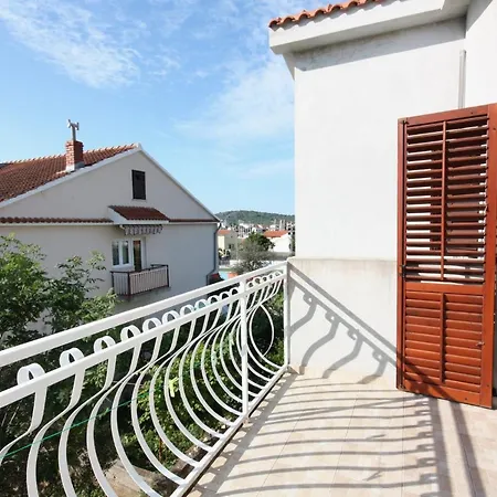 Apartment Apartments With Parking Space Jezera, Murter - 5109 Jezera