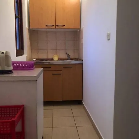 Apartment Apartments With Parking Space Jezera, Murter - 5109 *