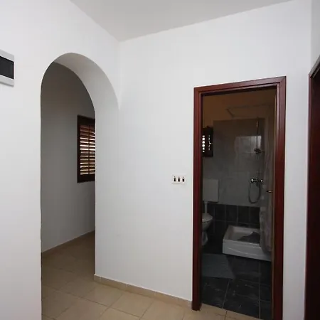 Apartments With Parking Space Jezera, Murter - 5109 Jezera