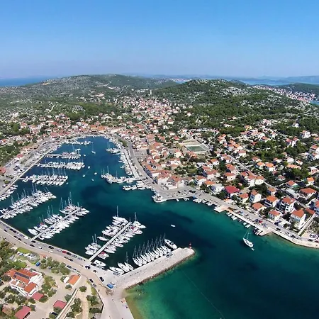 Apartment Apartments With Parking Space Jezera, Murter - 5109 Jezera